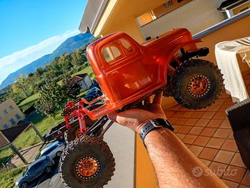 Axial Crawler 1/10 +radio Futaba 