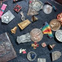 Distintivi e fregi mostrine militari vintage