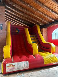 Scivolo gonfiabile per bambini