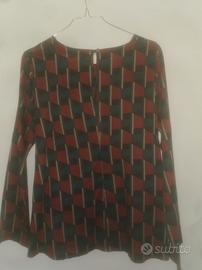 Camicetta a disegni geometrici 