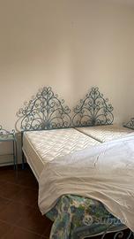 Letto in ferro + 2 comodini in ferro e materassi