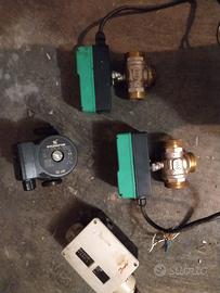 circolatore, pressostato, valvole a tre vie.