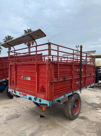 RIMORCHIO AGRICOLO USATO DI DITTA MENGI GEREMIA 40
