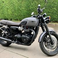 Triumph Bonneville T120 black edition