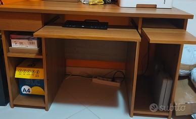 scrivania porta computer in legno
