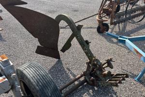 Aratro monovomere singolo Cesari