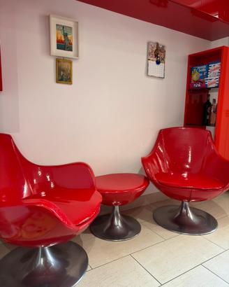 Set design 2 Poltrone + Tavolino pelle rossa space