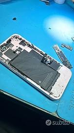 CERCО-COMPRО iPhone rotti da 11 in su