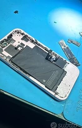 CERCО-COMPRО iPhone rotti da 11 in su