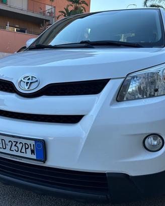 Toyota Urban Cruiser 1.4 D-4D 4WD unico proprietar