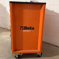 Carrello con attrezzi beta