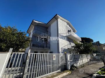 QUADRILOCALE A DUE PASSI DAL MARE