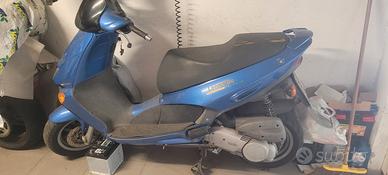 scooter aprilia Leonardo 150