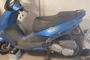 scooter aprilia Leonardo 150