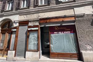 Parini 10 - due fori
