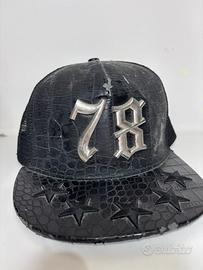 Cappello Philipp Plein effetto coccodrillo