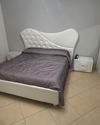 Letto matrimoniale, contenitore