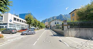 Stanza singola con balcone e terrazzo a Lecco