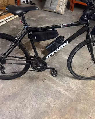 Bicicletta Mountain Bike