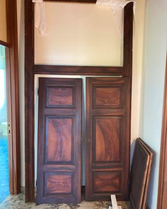 Portale ad ante armadio dispensa antico