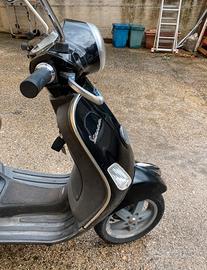 Piaggio Vespa 50 LX - 2011