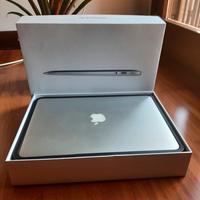 MacBook Air 13 pollici 197 CICLI DI CARICA 2015