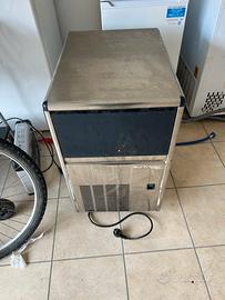 Macchina per ghiaccio