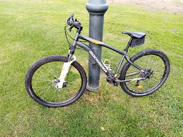 Bicicletta Mountain Bike