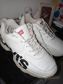 scarpe da ginnastica marca levi,originali