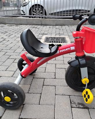Triciclo Ducati