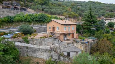 VILLA SINGOLA A GREZZANA