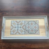 vassoio di legno e ceramica 