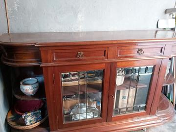 Mobile in legno massiccio