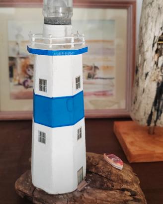 Faro decorativo legno mare bianco blu con luce