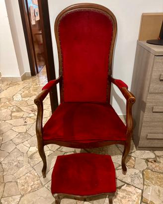 Sedia vintage con poggiapiedi in coordinato