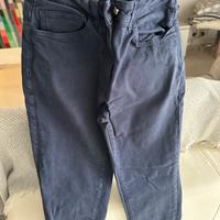Jeans blu motivi