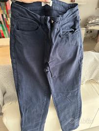 Jeans blu motivi