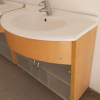 mobile arredo bagno con lavabo