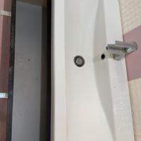 box doccia e lavandino 