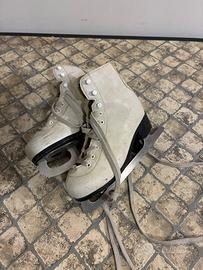 Pattini da ghiaccio bambina