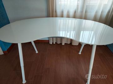 Scrivania in vetro bianco