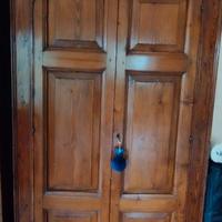 Armadio due ante arte povera