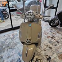 Piaggio Vespa 310 GTS hpe