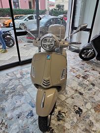 Piaggio Vespa 310 GTS hpe
