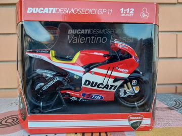 Modellino Ducati Desmosedici GP11 Valentino Rossi