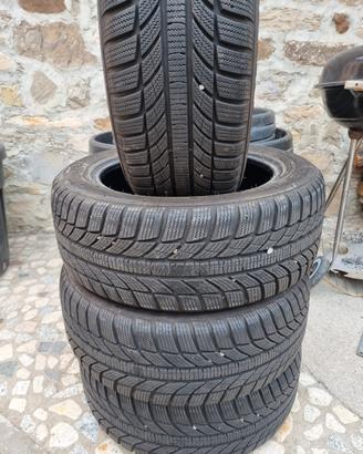 4 gomme invernali 195/55 R15 85H champiro
