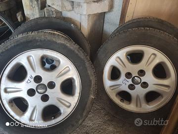 8 gomme e 4 cerchi in lega per lancia e fiat