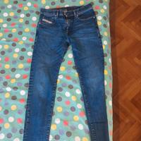 Pantaloni jeans