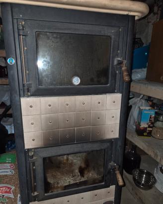 termostufa a legna con cucina Vescovi Nevada 
