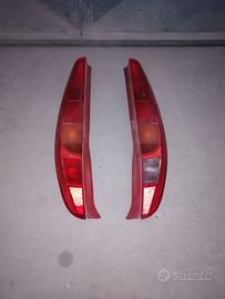 Fanali posteriori dx e sx con lampadine